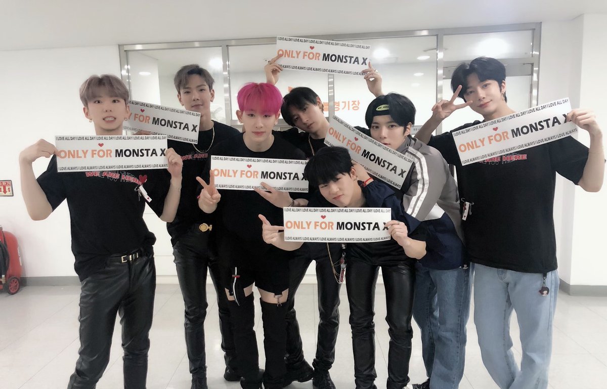 OfficialMONSTAX's tweet photo. [#MONSTA_X] 
190414 #몬스타엑스 
2019 #MONSTAX WORLD TOUR 
#WE_ARE_HERE IN #SEOUL  DAY 2

#ONLY_FOR_MONSTAX 
#ONLY_FOR_MONBEBE ❤️
#서울 #몬스타엑스월드투어 https://t.co/vFewk3r0x3
