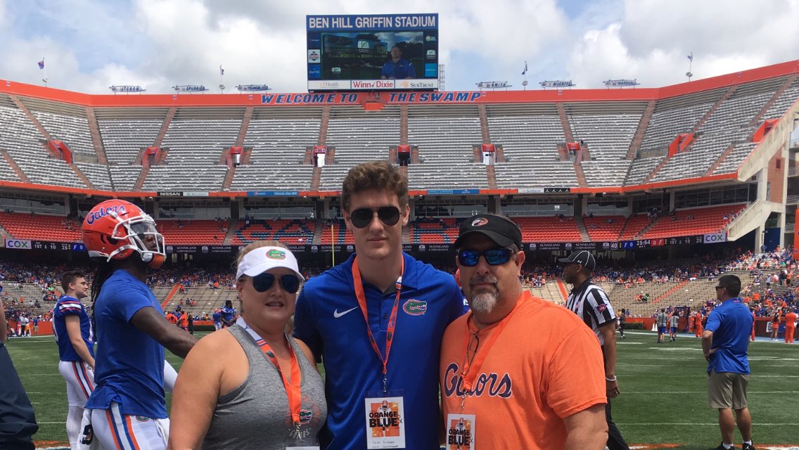 seth_cribben's tweet photo. Had a great time at the UF spring game yesterday!! @UFCoachLScott @Jamar51Chaney https://t.co/ffEZn1iS6n