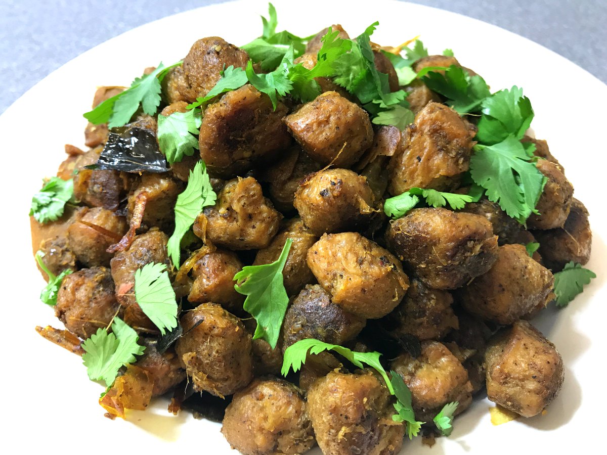 CarinaCyril's tweet photo. Soya chunks dry roast | Soya chunks fry | Soya ularthiyathu
Full recipe = https://t.co/KOhvLf2ioE
Subscirbe on youtube = https://t.co/tQ4JuqtFZ6
#soyachunks #soya #dryroast #soyaafry #soyaularthiyathu #homemade #homecooking #lovecooking #foodie #foodlove #yummy https://t.co/hHljhKNC8T