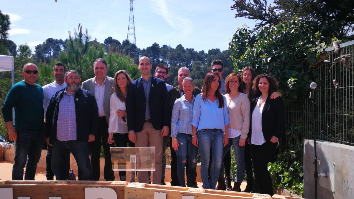 PD_Bages's tweet photo. Viure vol dir prendre partit! 💪🏻 Com ho fan els membres de la candidatura de @JuntsxCastllbll pilotada per @FaineMoises. Avui ens han deixat molt clar la seva estima i compromís pel municipi! Gràcies per acompanyar-nos-hi @ValentiJunyent! Enlairem #CastellbellielVilar! 🔝 https://t.co/9nJkUThAqj