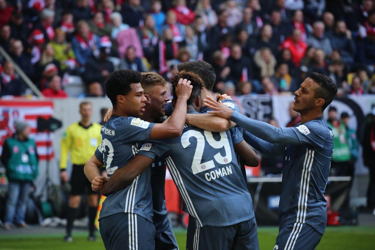 Celebración de los jugadores del Bayern (@FCBayern).