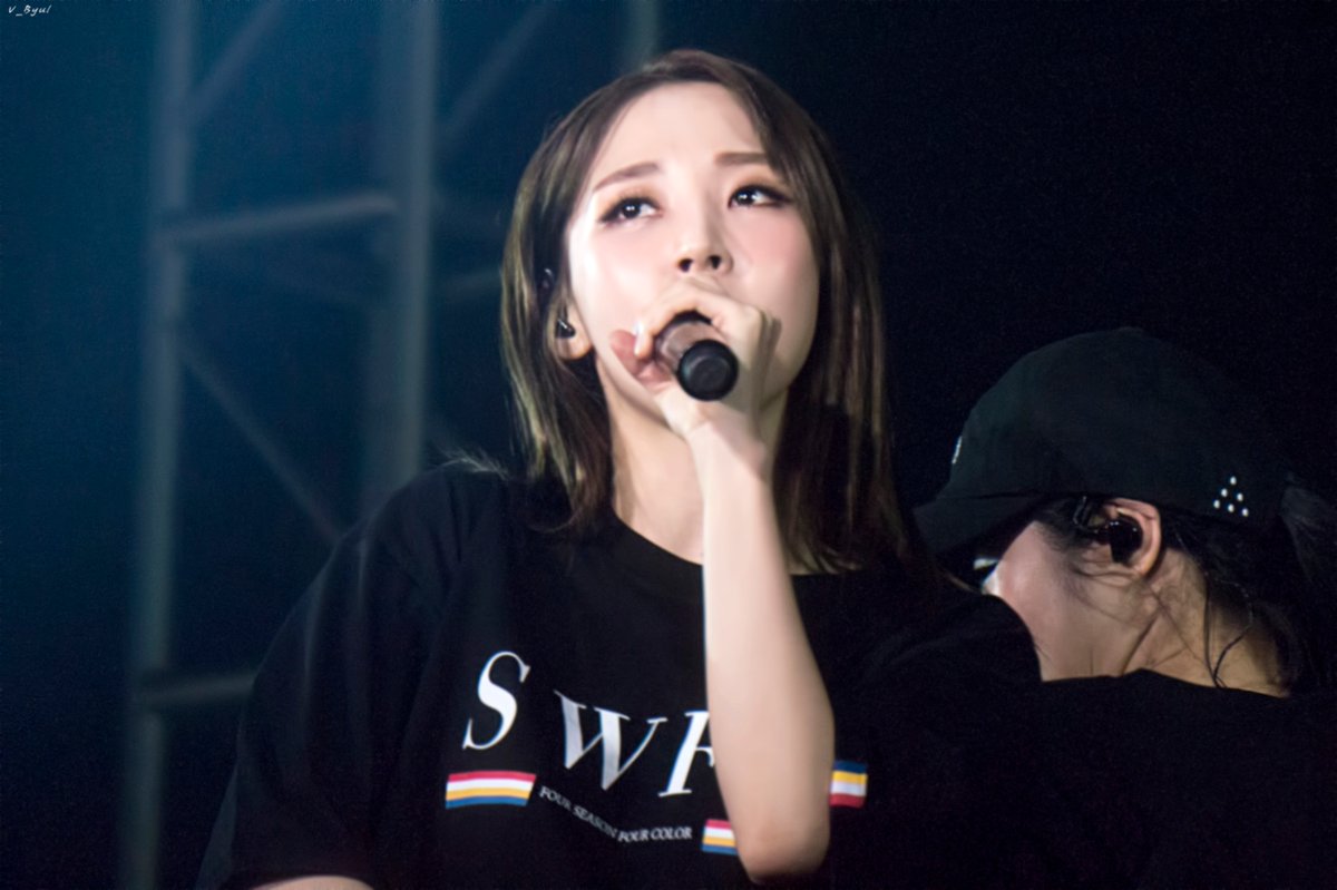 dichotomie1222's tweet photo. 20180818 MAMAMOO 4SEASON S/S CONCERT
#마마무 #문별 #MAMAMOO #mamamoo #MOONBYUL #moonbyul #ママム #ムンビョル #文星伊 #玟星 #MAMAMOO4SEASON https://t.co/88f2hWoWU8