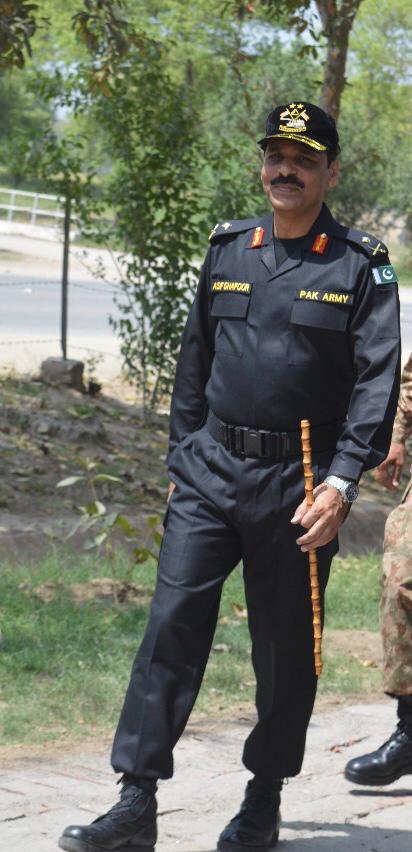 hafizwarisbazmi's tweet photo. And its real Hero Style 💖
انڈیا ہمارا گانا کاپی کر سکتا ہے مگر ہمارا انداز نہیں ۔ کیونکہ دنیا میں صرف ایک ہی جنرل آصف غفور ہے اور وہ پاکستان کے پاس ہے ۔ ہماری فوج ہمارا فخر ہے 💖
#StyleHaiBoss
#ISPR
#PakistanZindabad
#PakistanArmy
@peaceforchange ✌ https://t.co/Bf2q6Z9uMY