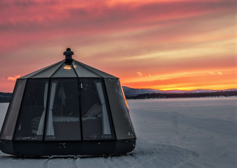 Aurorahuts's tweet photo. Would you rather; stay up late to watch the #northerlights from our #Aurorahut or get up early to see the #sunrise ?
Tough choice, we know, but if you HAD to choose? 
Valvoisitko nähdäksesi #revontulet vai nousisitko aikaisin, jotta näkyy  #auringonnousu 
#nature #luonto #views https://t.co/zENFWbhI9b