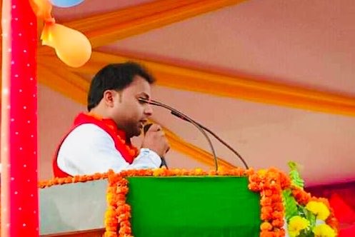 shivkpal's tweet photo. नया वर्ष #२०७६ और #जुड़शीतल/सिरुवा पर्व की हार्दिक मंगलमय शुभकामनाएँ। लोक नायक राजा #सलहेश फुलबारी मेला के लिए हार्दिक शुभकामनाएँ।
Pic: चैत्र ३० गते २०७५ #JANAMAT_PARTY के विजय जनसभामे सहभागी, मिर्चैया, सिरहा https://t.co/oKJrRRUDsI