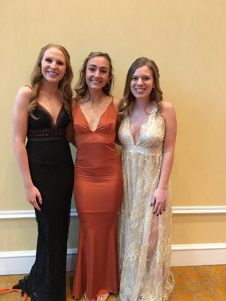 janicedenure's tweet photo. First time chaperoning an EHS Prom. We have great kids! #ehshub https://t.co/Gpl9ivHqG1