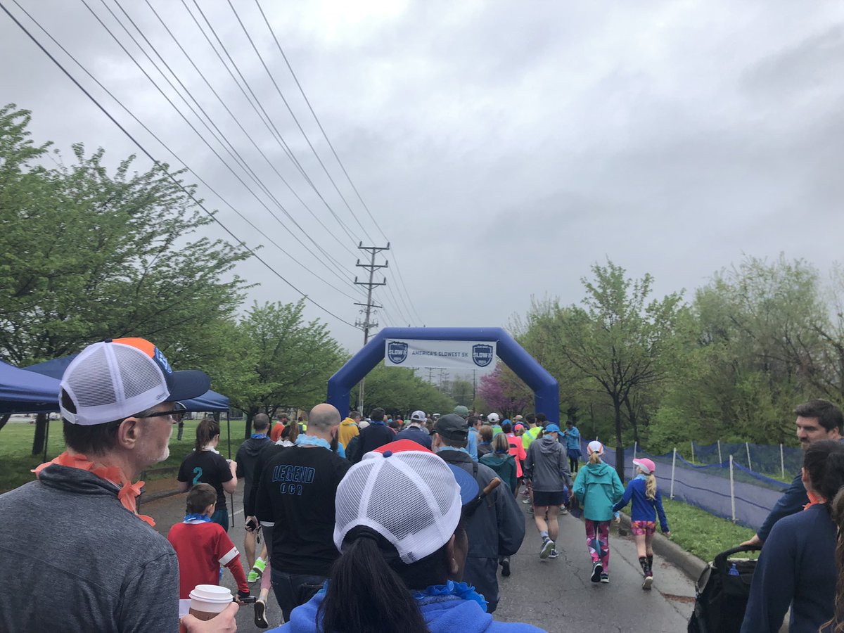 brendas_outside's tweet photo. 5k Slow k Start line! 😍❤️🏃♀️. @BRM26pt2 #brm26pt2 #runblueridge #slowk #startline #roanokeoutside #funrun https://t.co/3PLJcyykcl