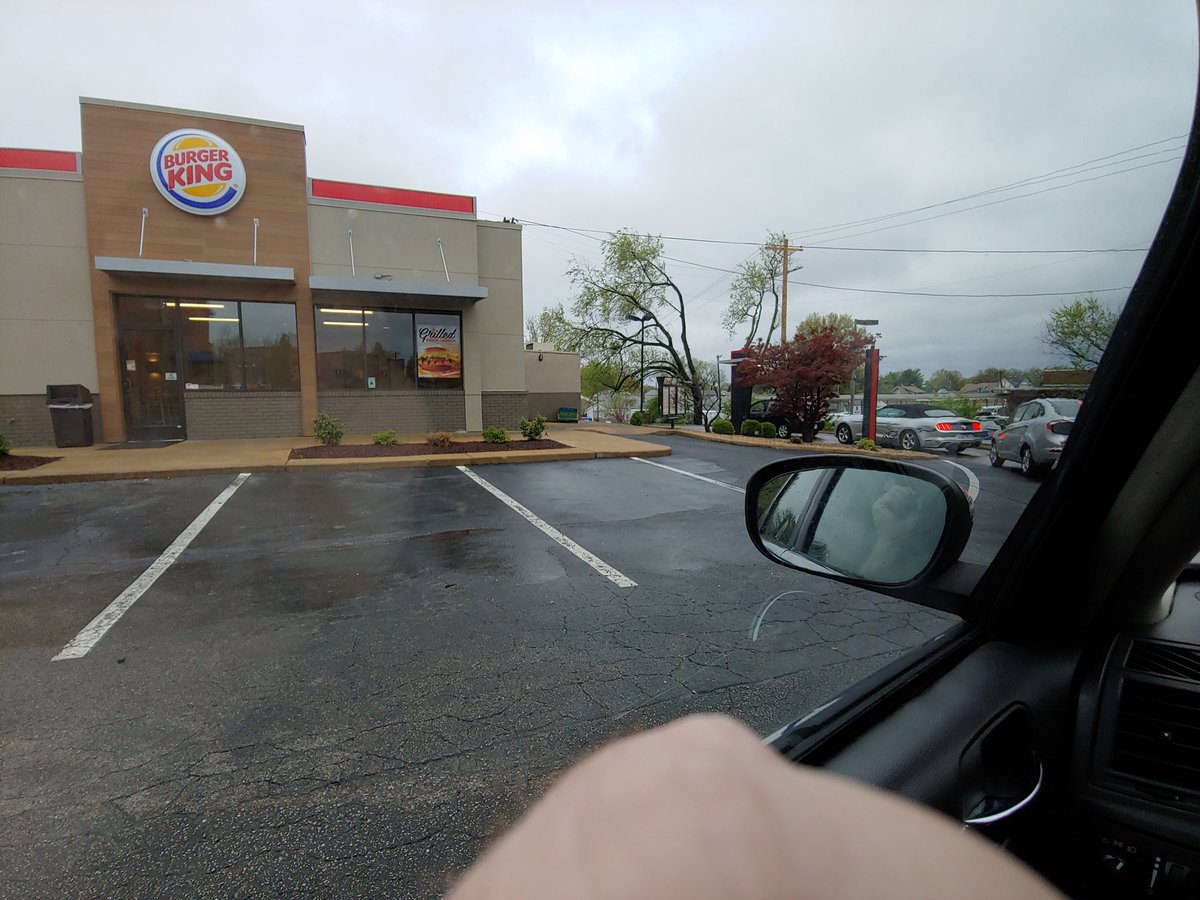 andy_watts80's tweet photo. Per multiple requests from @philphromphilly im gonna try an impossible whopper and document the process. Its sleeting...wtf? #whopperchallenge https://t.co/SoII3ab8E1