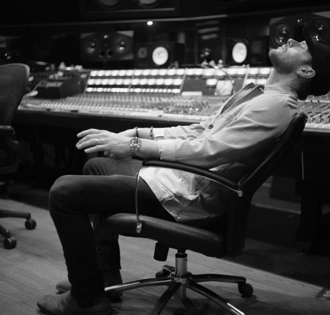 FudgeTexas's tweet image. My favorite rockstar ❤ (told you not to roll your eyes Jensen 😉😆) #CantWaitForThis