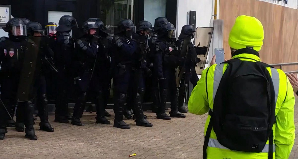 ChevignonCharl1's tweet image. #Giletsjaunes #Lille #Acte22
Une ptite photo souvenir....