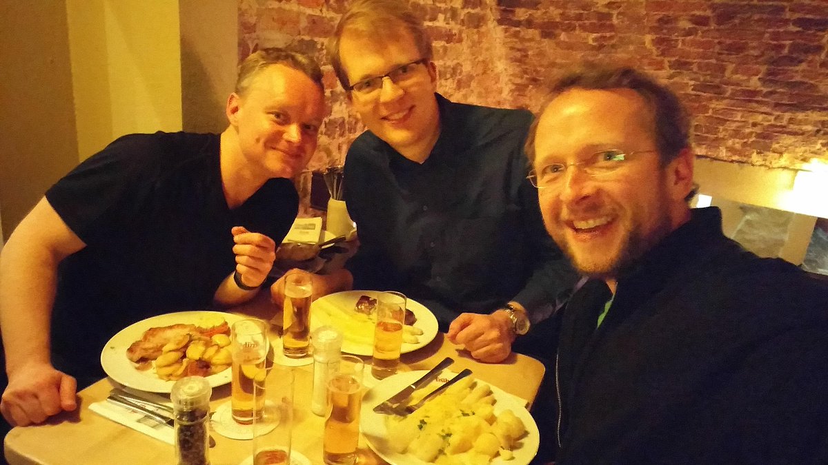 AMIR_Workshop's tweet image. Photos from the AMIR workshop @ecir2019 are online. amir-workshop.org/2019/04/14/ami… #automl #algorithmselection #metalearning #informationretrieval