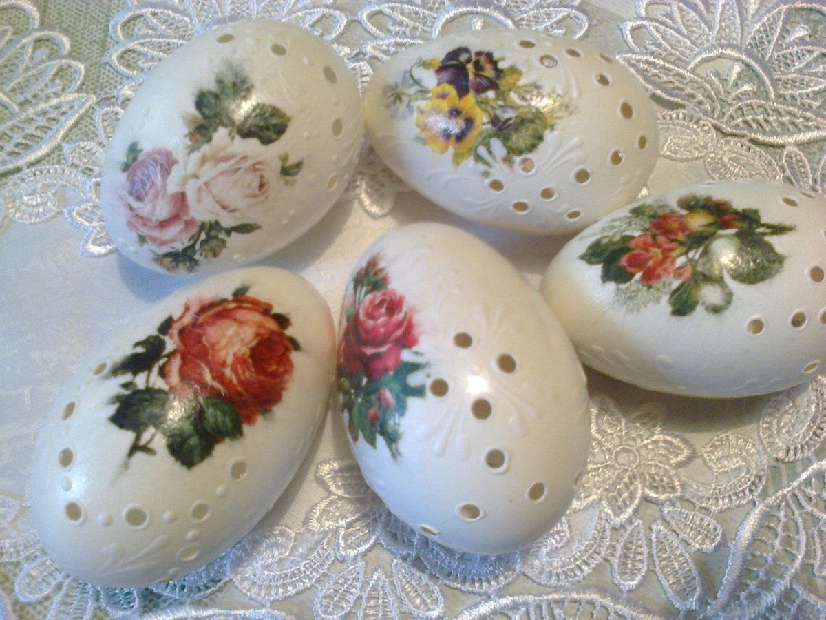 #Easter is coming and with it a time for beautifully #decorated #Easter #eggs