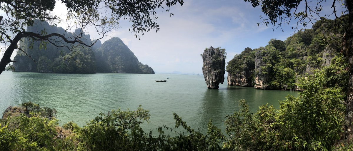 c_1os's tweet photo. So far Thailand has been amazing ! I thank the man above ☝🏽🙏🏾 https://t.co/etselO6H4z