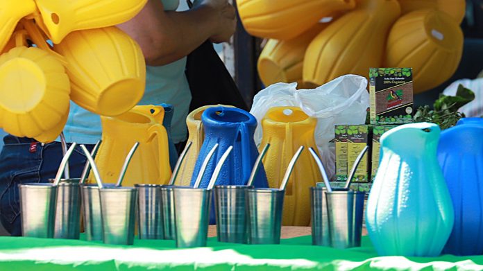 Declaran patrimonio nacional cultural al tereré y al poha ñana.

bit.ly/2IDK84r