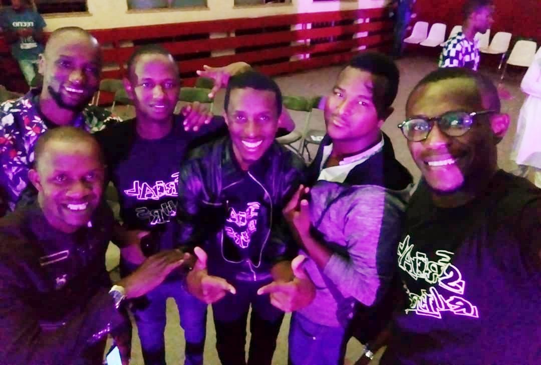 sowpedro120's tweet photo. #FAR2019
Mission Accomplie !
On vous revient avec des extraits 😊
#MamadouThug #LeParolierduSud #DouraGuevara #RigelGandhi #BappaZigué
#reveillonslamachinequiestennous
#onnarretepluslamachine https://t.co/7mCSX6hs2I