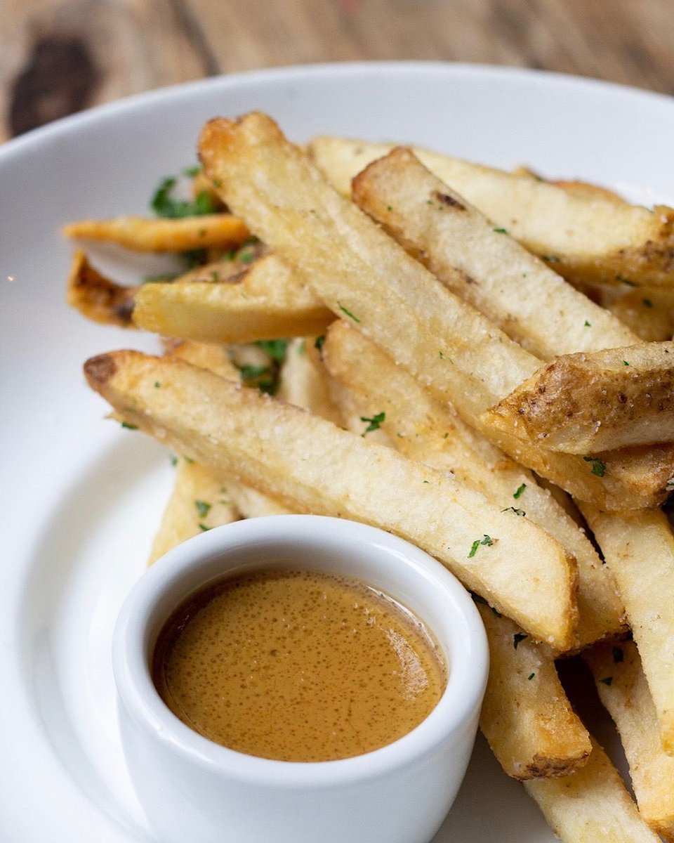 Dip and repeat. Chicken liver mousse #TDF during Happy Hour! Served with our house-cut fries and available everyday from 2:30-6pm 

#happyhourbites #sacramentohappyhour #sachappyhour #hookandladder #sacramento #midtownsac #eatsacramento #exploresac