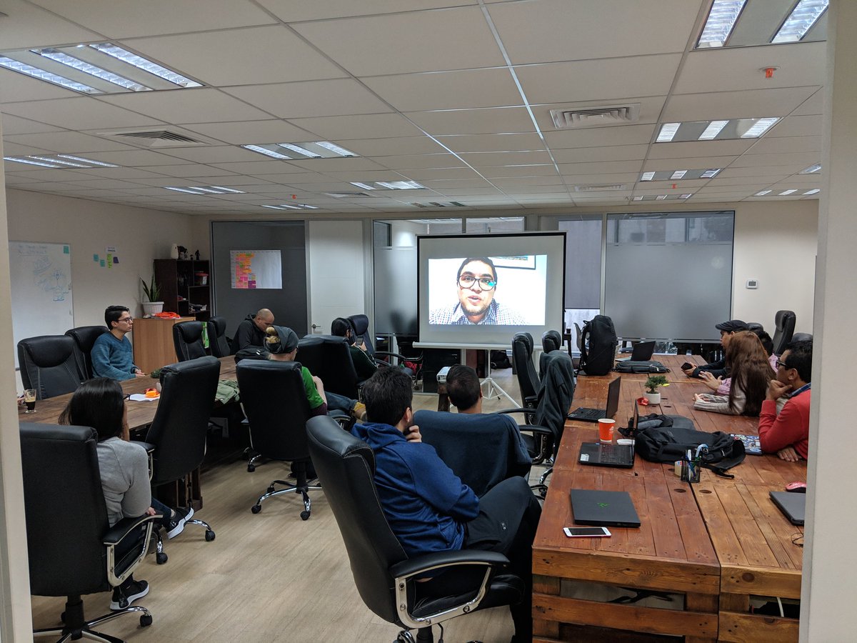 fitobaptista's tweet photo. Yo sabía que había visto a @LuisCarlos antes. Hoy en pleno #CodeForVenezuela confirmó lo que sospechaba.
#code4venezuela
@platzi https://t.co/YdjnuIZn39
