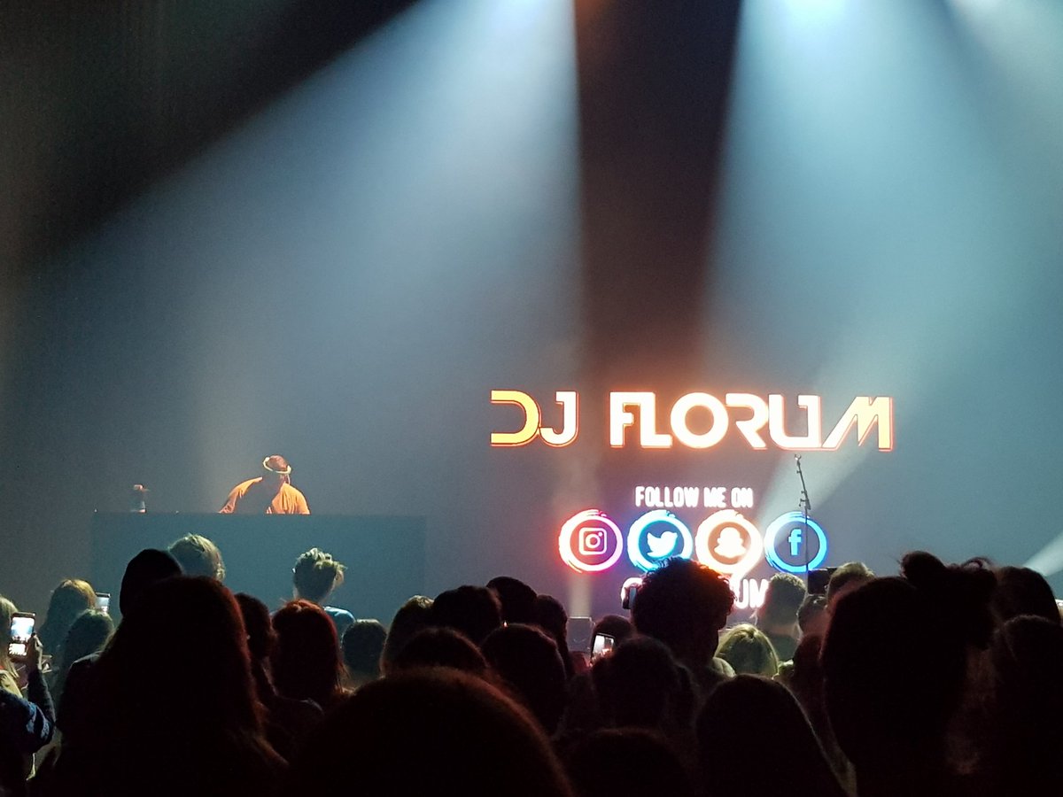 Caro_A_V's tweet photo. @DjFlorum @ajninoff @KeenvOfficiel un super concert comme toujours rempli d'émotions, jamais déçue https://t.co/dLo9U3wogm