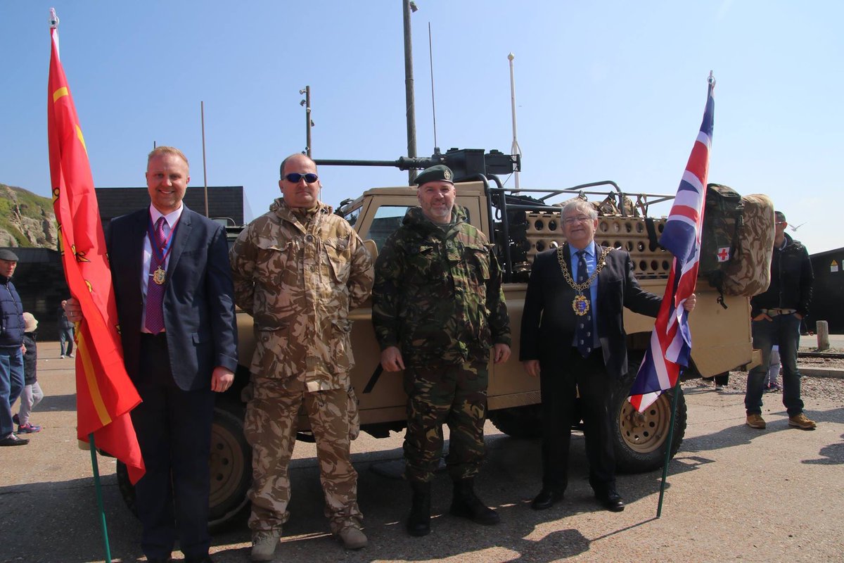 BaconBoy1989's tweet photo. I spent part of today at the impressive #Sevenoaks to #Hastings #MilitaryRoadRun at the #StadeOpenSpace, organised by the Invicta #MilitaryVehicle Preservation Society. Thank you to #RobertsPhotographic for some of these photos. #OldHastings #Event. https://t.co/1DIhTsn10Q
