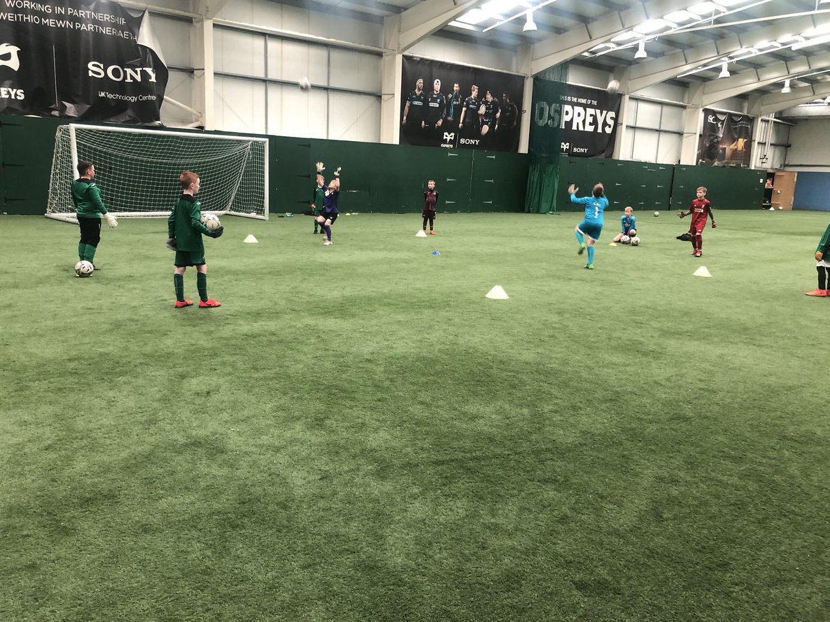 SwansGKtraining's tweet photo. 🎉 A new 6 week training block begins tomorrow!

❓ Do you know a goalkeeper aged 6-16 that wants weekly training?

💷 Just £5 a session!!

📧 Email academygoalkeeping@swanseacity.com for more information

Please RT https://t.co/SJcGh1kGIL