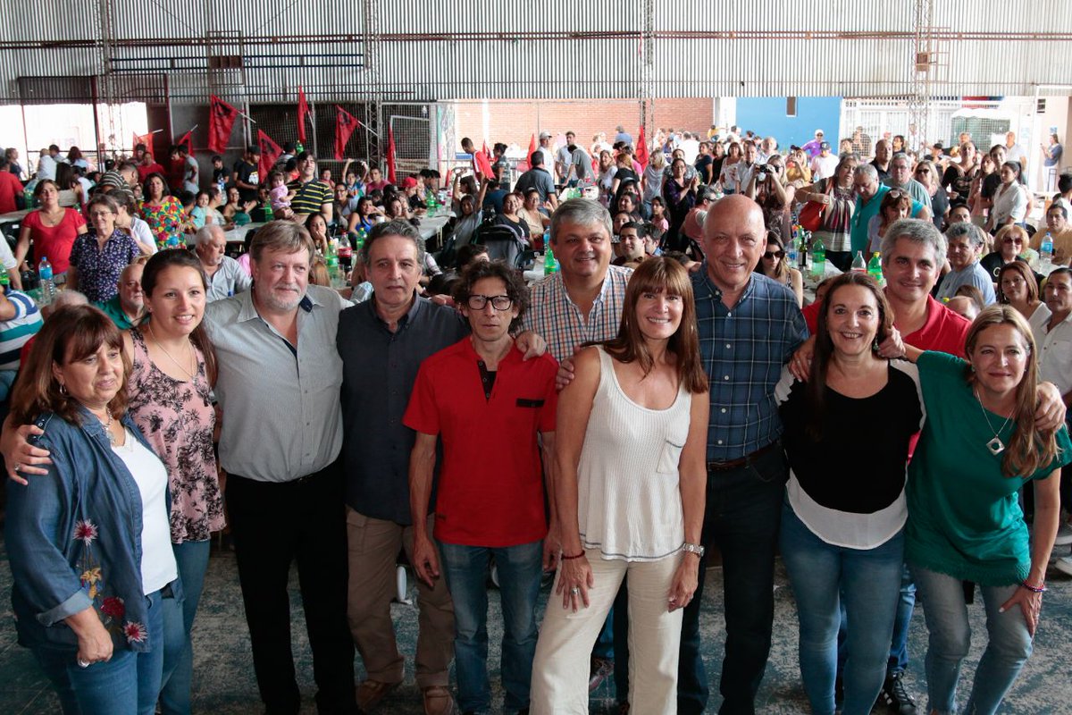 AntonioBonfatti's tweet photo. ¡El Frente Progresista sigue creciendo! Compartimos un gran almuerzo con las compañeras y compañeros del @PartidoPares. Adelante y a seguir juntos por una Santa Fe con más participación, más justa y solidaria. https://t.co/Mzmjfy6K4Y