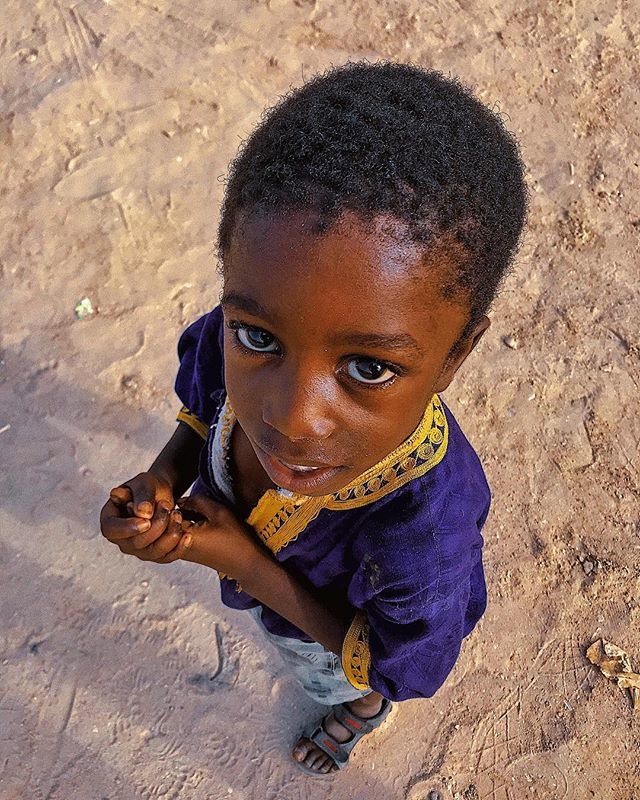 EverydayAfrica's tweet photo. Eyes are the mirror of the soul .

photo : Daouda Corera - @dcoreraphotography 
#eyes #mirror #child #shotoniphone #everydayafrica #everydaynouakchott #dcoreraphotography #nouakchott #mauritania https://t.co/MToKqYrt9X