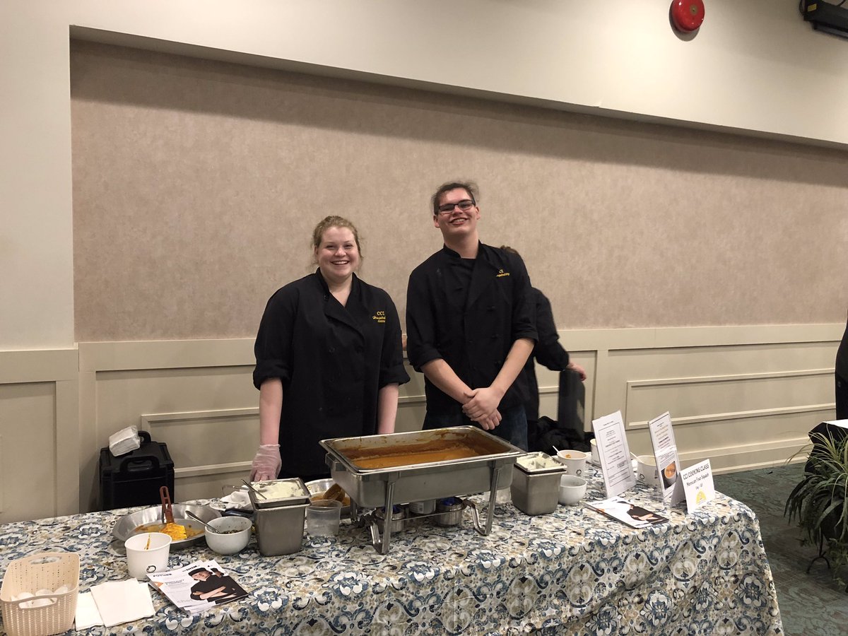 CCI_SCDSB's tweet photo. CCI competed with the best to support homeless youth. Congrats @CCIHospitality winning 3rd in Bowls for Beds soup competition today. Definitely #CCIproud of Chef Pam, Madisyn &amp; Theron. Funds raised to support Home Horizon Barbara Weider House. https://t.co/SKOsxcarrG