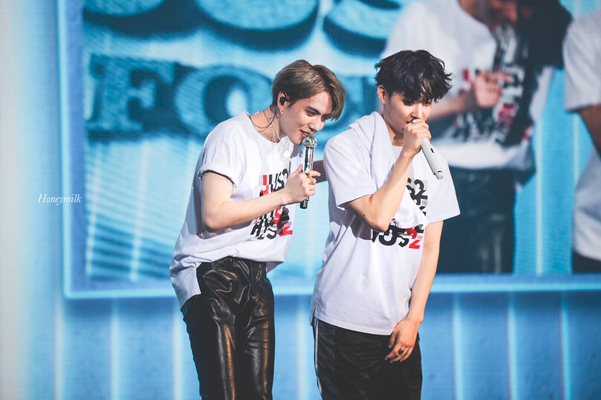honeymilk1117's tweet photo. 190414 JUS2 showcase in Taipei
Lovable brothers
#유겸 #Yugyeom #GOT7 #jus2 https://t.co/SokgfW1Ojy