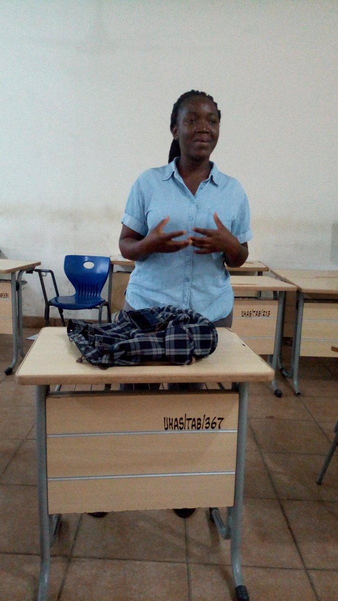 pyladiesho's tweet image. Makafui telling us what she learnt from #introtogit #meetupv2 @AvotriI @kafuialordo @beni_bash #PyLadiesGhana #PyLadiesHo