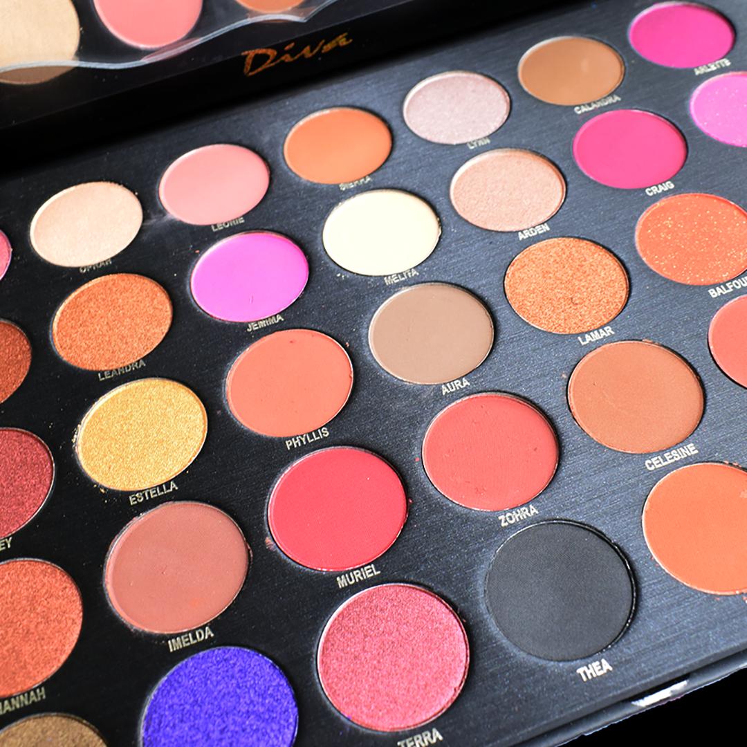 shop_cherrie's tweet photo. New Candice Diva 35 bold and stunning shades only $21.99 🌈🌹😍💎💋💃-- #candicecosmetics #newmakeup #makeupobsessions #makeupcollector #jbandeves #diva #boldcutcrease #popmakeup https://t.co/Hdod7Y3kIw