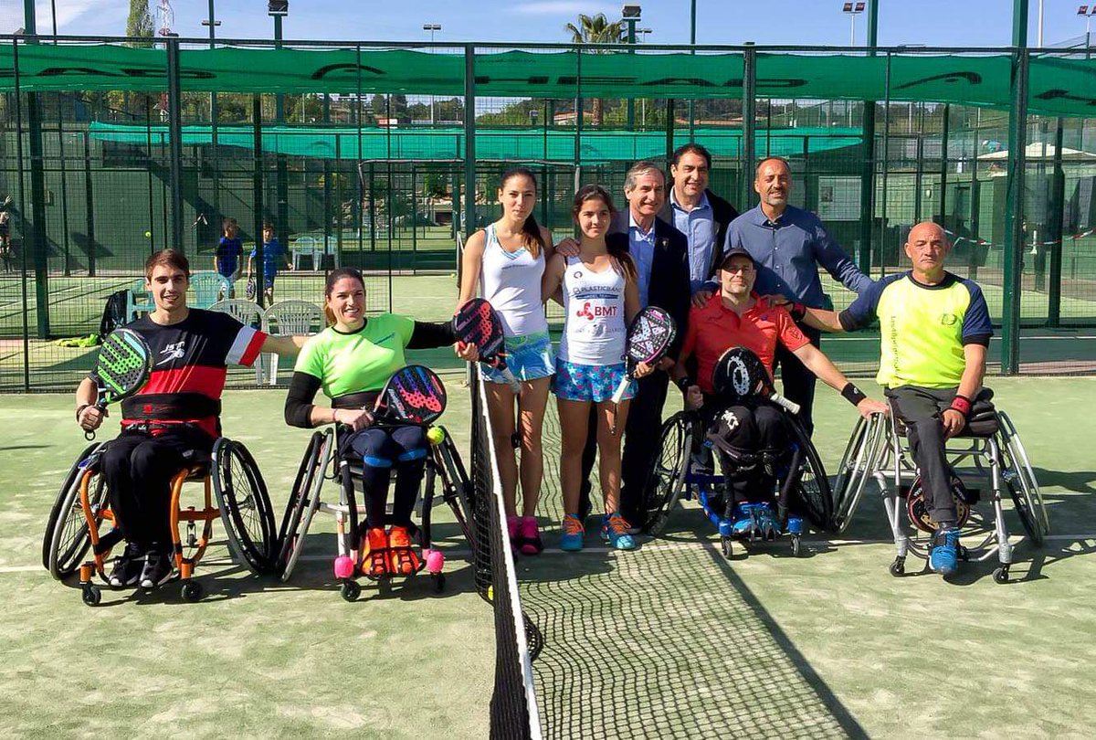pulpopadel1's tweet photo. Visita aquest matí al Cercle Sabadellès 1856 per veure el partit d'exhibició del C.E. Pàdel Adaptat Catalunya que s'ha jugat conjuntament amb el I Super Gran Slam de menors organitzat per la FCPadel
.
.
#pulpopadel #expomonpadel #venexonpadel #padeladaptado #padelinclusivo #fcp https://t.co/RDTV1wBkXO