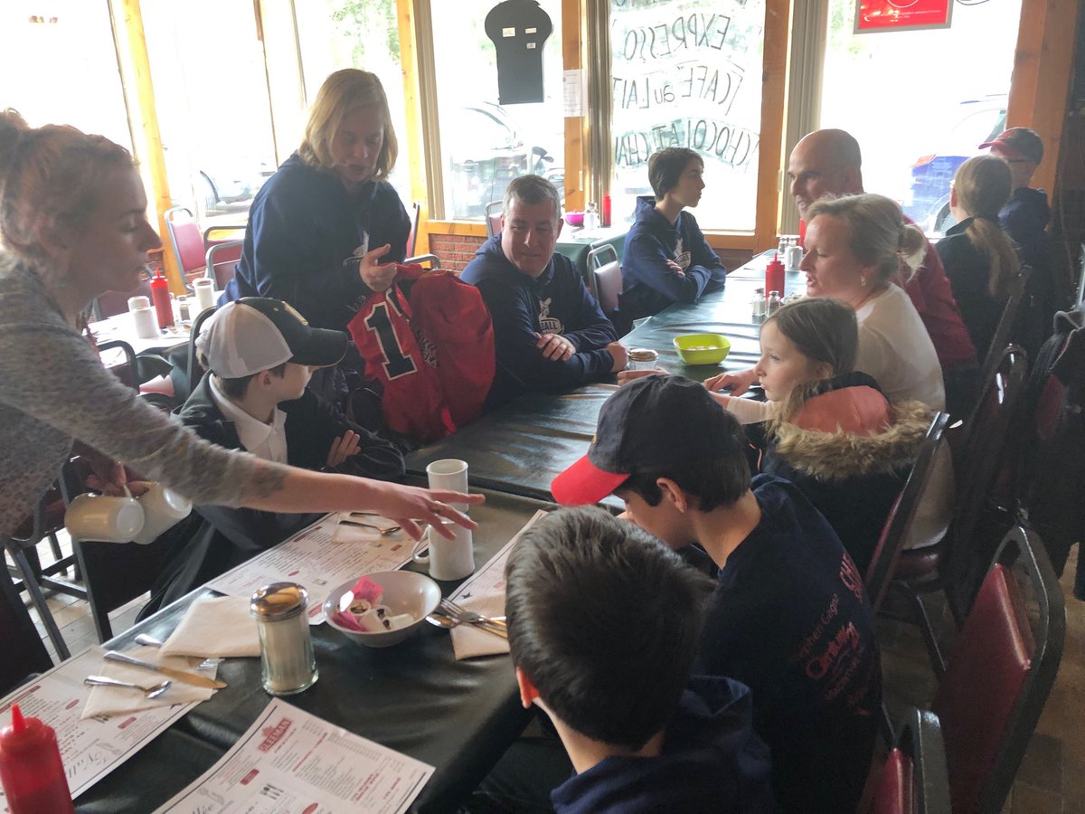 ⁦<a href="/BaseballChelsea/">Baseball Chelsea</a>⁩ ⁦<a href="/BlueJays/">Toronto Blue Jays</a>⁩ ⁦<a href="/JaysCare/">Jays Care Foundation</a>⁩ #willtherebelight gathering for breakfast with ⁦@MayorCarylGreen⁩ ⁦<a href="/chelseaquebec/">Chelsea Quebec</a>⁩ to wait for the announcement for lights for our field!  Fingers crossed!!