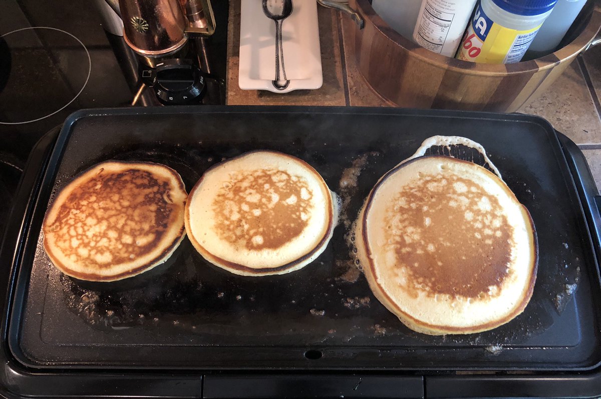 halholdenbache's tweet photo. Just another Sunday morning!! #chefdaddy #pancakes #breakfast #tradition #boysloveit #gottausebuttermilk #griddletop #blessed https://t.co/ja4irYK9cr