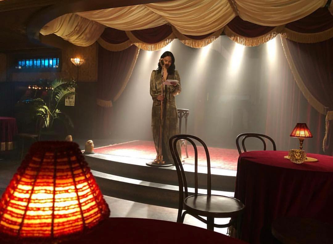 vilslovesruby's tweet image. ♡ Behind the scenes of Camila Mendes filming Riverdale season 3, episode 21 | ©️Mädchen Amick