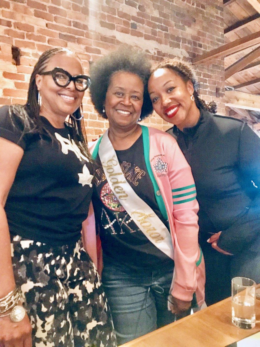 XiBetaOmega1908's tweet photo. When you pop out regardless of the occasion, weather or season!The ladies of @akasorority1908, Xi Beta Omega Chapter is taking over the 66th @AKA_SARegion Conference!! Painting Greenville “Pink and Green!” #AKA1908 #AKASARC66 #XBO1908 #Significant66 https://t.co/5ABWxjkpRA