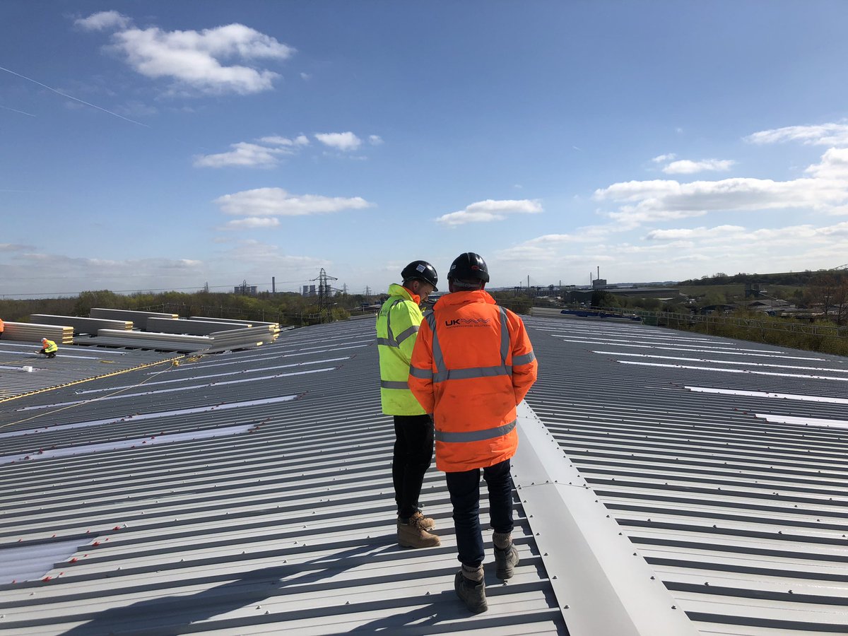UKWSolutions's tweet photo. A few pics taken earlier this week from Unit 1, Liberty Park in Widnes for @stofordltd &amp; @GMIConstruction. Great progress #cladding #teamwork https://t.co/fQr1d92lwI