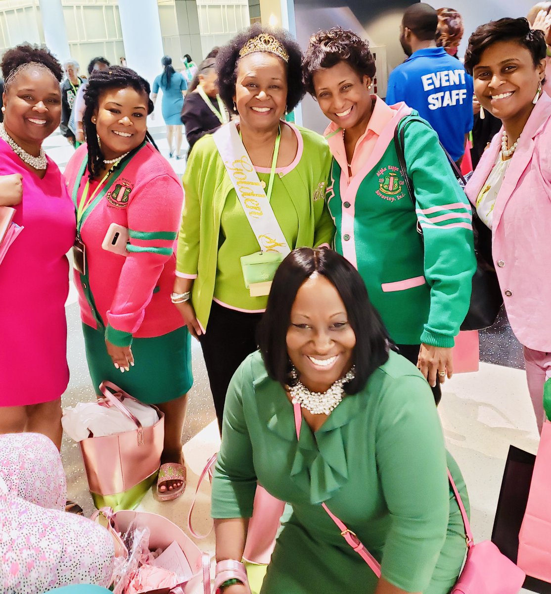 XiBetaOmega1908's tweet photo. When you pop out regardless of the occasion, weather or season!The ladies of @akasorority1908, Xi Beta Omega Chapter is taking over the 66th @AKA_SARegion Conference!! Painting Greenville “Pink and Green!” #AKA1908 #AKASARC66 #XBO1908 #Significant66 https://t.co/cpP8MSDNLl
