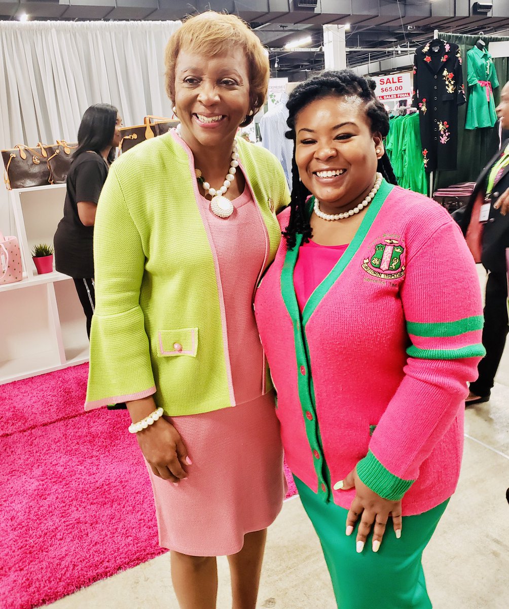 XiBetaOmega1908's tweet photo. When you pop out regardless of the occasion, weather or season!The ladies of @akasorority1908, Xi Beta Omega Chapter is taking over the 66th @AKA_SARegion Conference!! Painting Greenville “Pink and Green!” #AKA1908 #AKASARC66 #XBO1908 #Significant66 https://t.co/cpP8MSDNLl