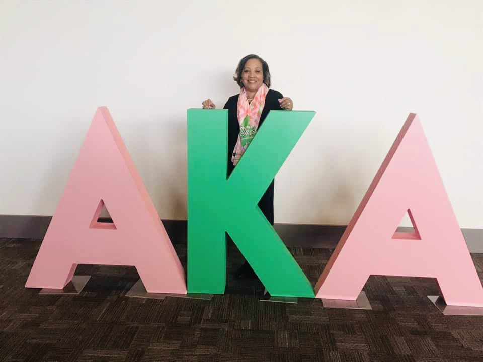 XiBetaOmega1908's tweet photo. When you pop out regardless of the occasion, weather or season!The ladies of @akasorority1908, Xi Beta Omega Chapter is taking over the 66th @AKA_SARegion Conference!! Painting Greenville “Pink and Green!” #AKA1908 #AKASARC66 #XBO1908 #Significant66 https://t.co/cpP8MSDNLl