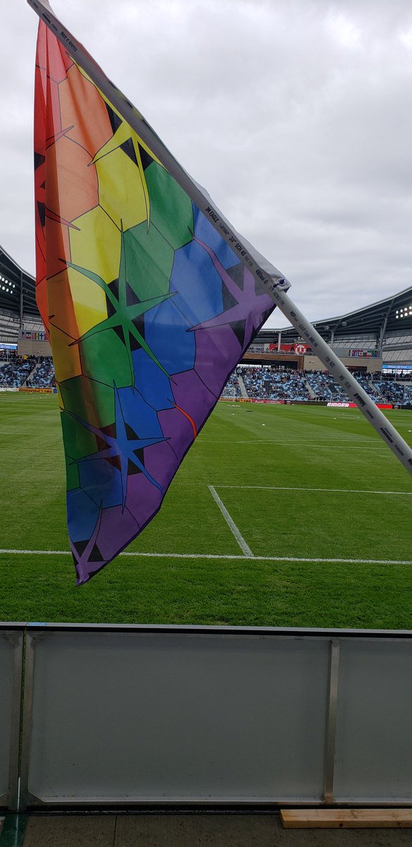 MayEsperanzaL's tweet photo. @DarkGlitterati made me feel safer and included at Cloud City. π #MNUFC #moreflags #MLSFemalePitchPics https://t.co/tptNY19mQC