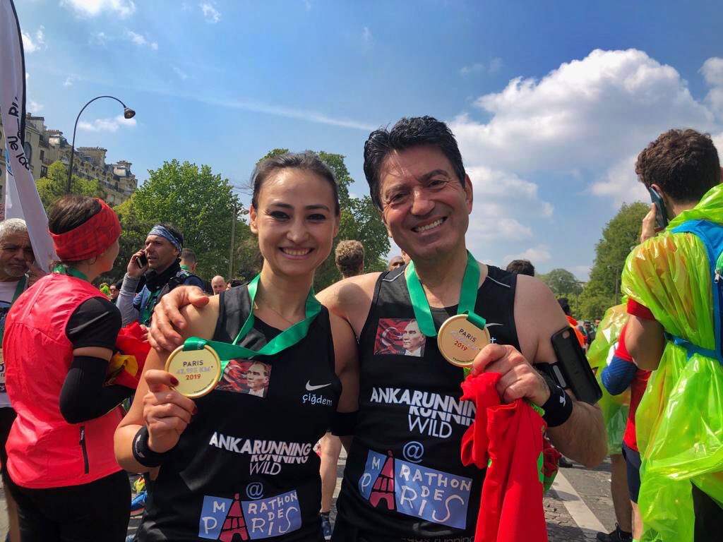 M A R A T H O N P A R I S 🏅

Ekibimizden Çiğdem ve Vedat, bu sabah koşulan ve 43.cü kez düzenlenen Paris Maratonunu @marathonparis sağlıklı bir şekilde bitirdiler. Sonsuz tebrikler! 💪🏻

#ANKARUNNING
#runningwild
#rememberthisname 
#weletthemilesfly*
#marathonparis