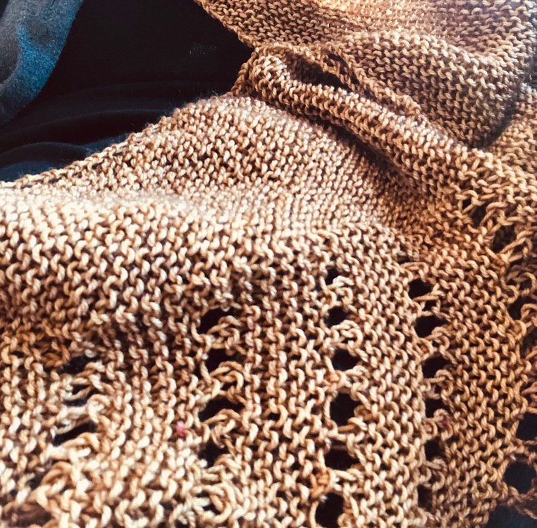 TheVioletPie's tweet photo. It’s like knitting straw into gold. As the golden pile continues to grow I become even more enamored with this lovely yarn from Big Foot Fibers 💜

#knittingahug #shawlknitting #indiedyers 
#knitting #knitter #knit #indiedesigner #indiedesigns #thevioletpie #personalproject https://t.co/5c7gMxwHFs