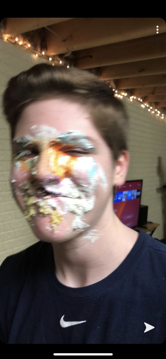 Epainter0's tweet photo. Happy belated brother 💯 @joe_Flanagan1 hope it was lit #SG https://t.co/bowSCzh0UG