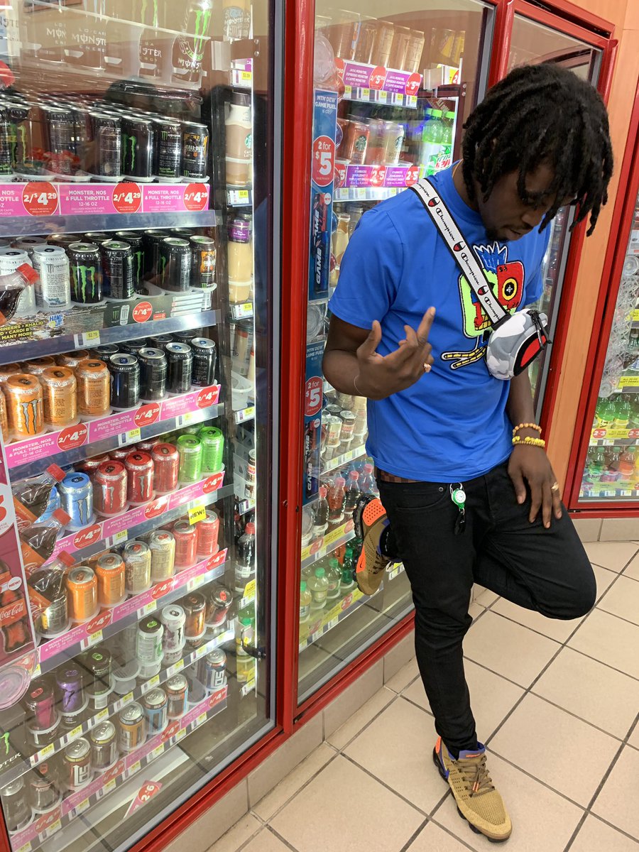 juiceman_hill's tweet photo. SPIDER GANG BITCH IM THE BIG SPIDER 🕷🕸 https://t.co/b5PFvOAh0i