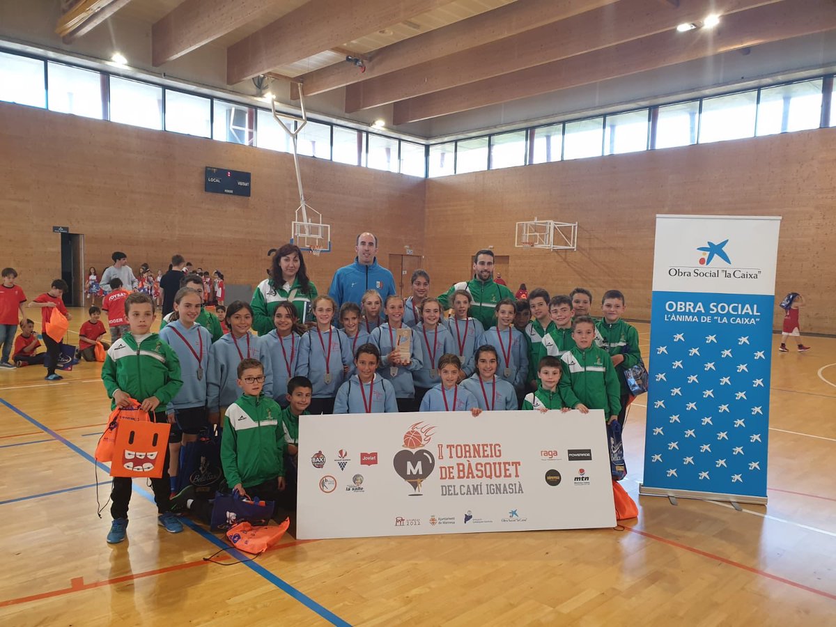 SalvadorBasket's tweet photo. Magnifica experiencia para los dos equipos (@OlivarBasket en chicos) que han representado a la @FabasketAragon #SomosAragón #Minicanguras #serdesalvadormola https://t.co/1OAfwpK341