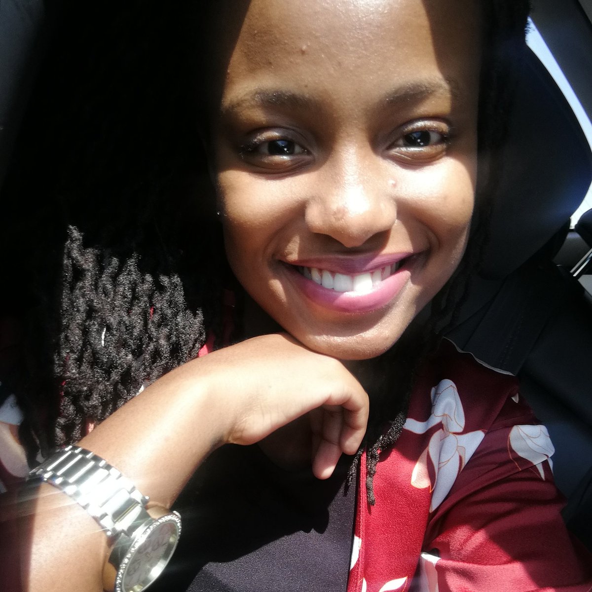 iam_Felo's tweet photo. @ZandiFinca @khanyilyt I've had mine for just over 6 years now...prefer wearing them down because they hide my forehead 😂😂. 

Thinking of cutting them and then starting all over again because they keep breaking. I don't know what to do 😭😭 

#GirlsWithDreadlocks https://t.co/Uz4C49ITl3