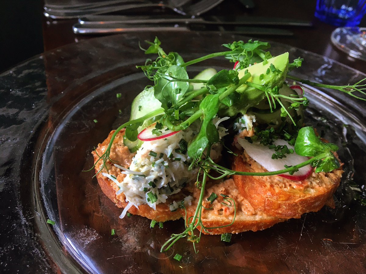 ChezDomBath's tweet photo. Itโs feeling like spring in here ๐ฑwith our Devon crab, brown crab mayonnaise and spring salad starter ๐ฆ๐looks as fresh and delicious as it tastes! Come and see for yourself ๐ฝ #alacarte #springtime #independentbath #supportindependent #restaurant #crab #devoncrab #batheats https://t.co/ZQEvNbuHDN