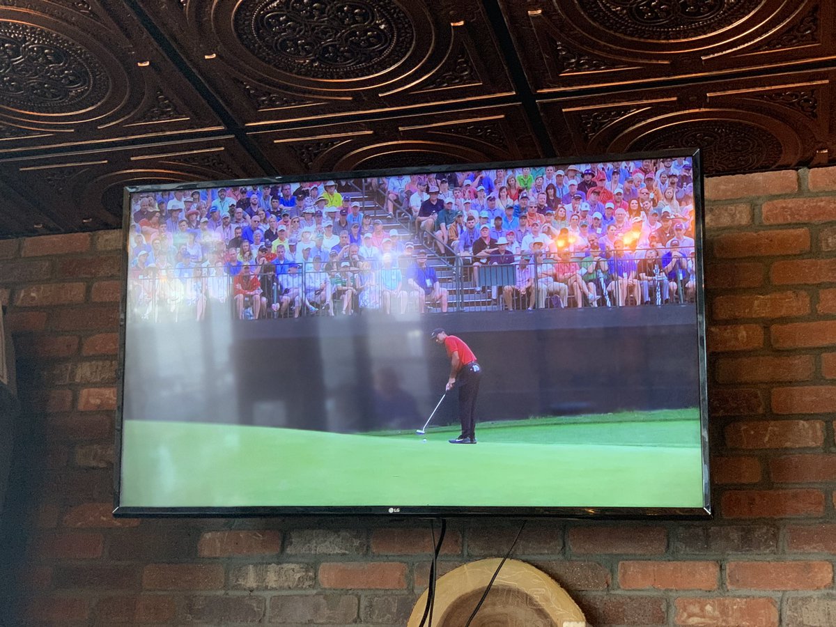 henfern_nyc's tweet photo. @TheMasters viewing from the D&amp;D Community Market during the midway point of a 30 mile bike ride.  @TigerWoods on the prowl  @Espngreeny perfect Sunday https://t.co/3q3RsG8wRW