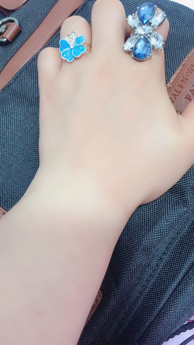 LiltaekookLori2's tweet photo. @BTS_twt “Woahhhh miss you idol V,just came back home and I see your post..,I have a flower ring too Idol..,my love for fashion and accessories was inspired by you,anyway congrats for the comeback,you all were great and amazing,the song was the best.” #ipurpleyou #borahae #SNLBTS https://t.co/xvDdaIXY1y