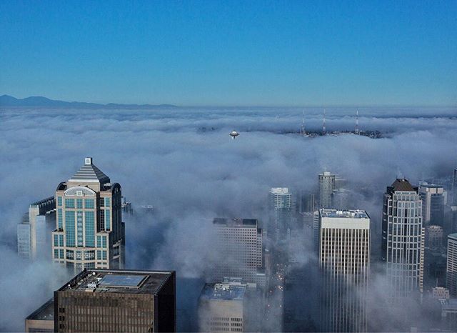 ✈ Get ready to COMMENT for your chance to WIN A TRIP 😱for two to Iceland!!! But first... If you're visiting Seattle on a foggy day and you asked me what to do, I'd suggest going to the Sky View Observatory to play peek-a-boo with the Space Needle! ••… bit.ly/2UiRFaW